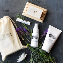 Load image into Gallery viewer, Gardeners Gift Pack includes, Gardeners Soap, Wooden Soap Dish, Manuka Honey Insect Repellent and Hand & Body Lotion, Lip Balm. All presented in a callico bag.
