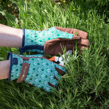 Load image into Gallery viewer, Love The Glove - Deco | Burgon & Ball