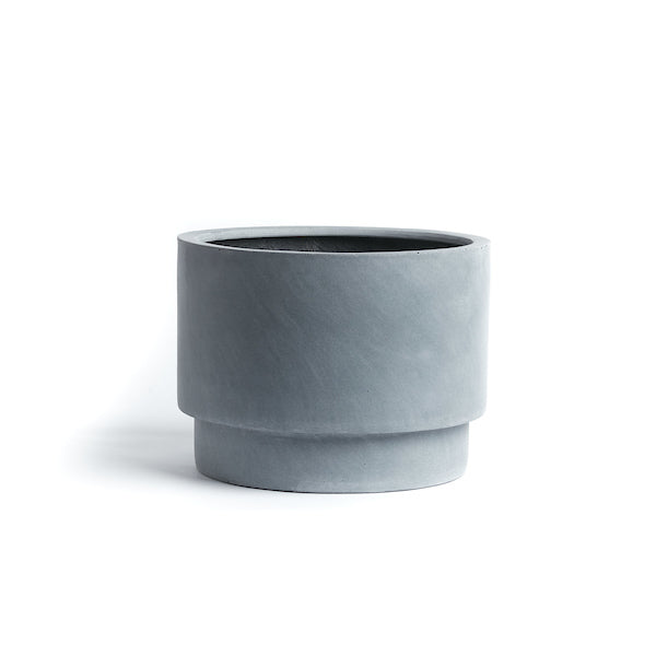 Nordic inspired grey pot in lightweight fibreglass.